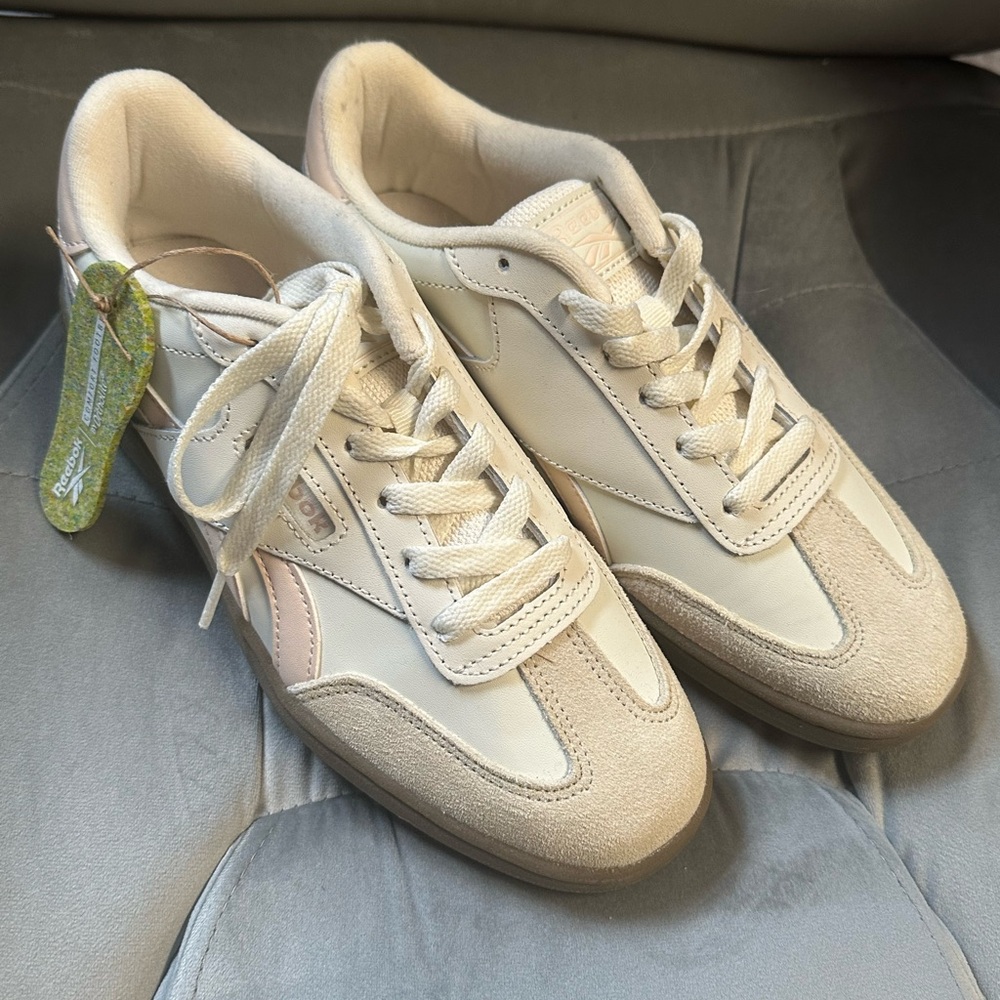 Reebok Women's Off-White and Tan Sneakers